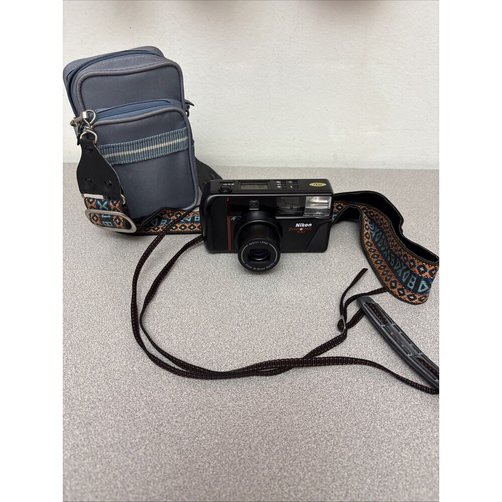 Nikon Zoom Touch 500 35mm 35-80 Point & Shoot Camera, WORKS, Includes Retro Case